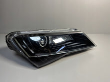 Laden Sie das Bild in den Galerie-Viewer, Frontscheinwerfer Skoda Superb III 3V1941018A Xenon Rechts Headlight SCH8822138463do