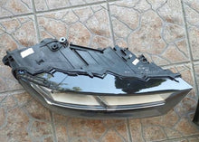 Laden Sie das Bild in den Galerie-Viewer, Frontscheinwerfer Audi Q7 4M0941034 4M0941033 Ein Satz Scheinwerfer Headlight SCH8825373094ra