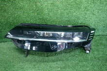 Laden Sie das Bild in den Galerie-Viewer, Frontscheinwerfer Renault Megane E-Tech 260607213R Links Scheinwerfer Headlight SCH8827962522cb