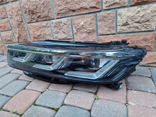 Laden Sie das Bild in den Galerie-Viewer, Frontscheinwerfer VW Touareg 761941081C Links Scheinwerfer Headlight SCH8832262414hu