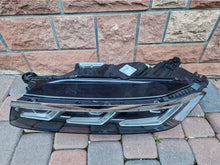 Laden Sie das Bild in den Galerie-Viewer, Frontscheinwerfer VW Touareg 761941081C Links Scheinwerfer Headlight SCH8832262414hu