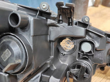 Laden Sie das Bild in den Galerie-Viewer, Frontscheinwerfer Toyota Corolla 8115002S70 90154014 Links Headlight SCH8848210047nl