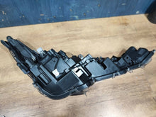 Laden Sie das Bild in den Galerie-Viewer, Frontscheinwerfer Toyota Corolla 8115002S70 90154014 Links Headlight SCH8848210047nl