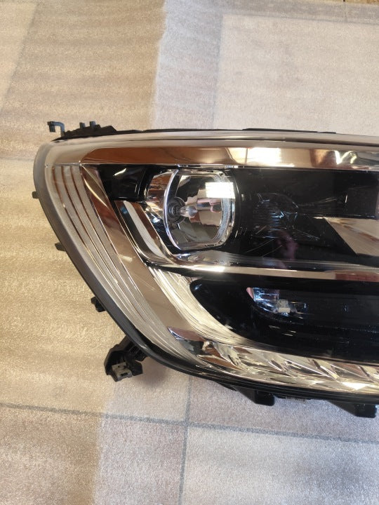 Frontscheinwerfer Renault 260102555R Rechts Scheinwerfer Headlight SCH8849320319ym