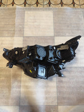 Laden Sie das Bild in den Galerie-Viewer, Frontscheinwerfer Renault 260102555R Rechts Scheinwerfer Headlight SCH8849320319ym