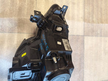 Laden Sie das Bild in den Galerie-Viewer, Frontscheinwerfer Renault 260102555R Rechts Scheinwerfer Headlight SCH8849320319ym