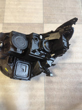 Laden Sie das Bild in den Galerie-Viewer, Frontscheinwerfer Renault 260102555R Rechts Scheinwerfer Headlight SCH8849320319ym