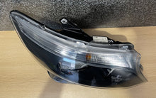 Laden Sie das Bild in den Galerie-Viewer, Frontscheinwerfer Mercedes-Benz Vito A4479067800 Rechts Scheinwerfer Headlight SCH8853181308fl
