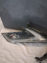 Laden Sie das Bild in den Galerie-Viewer, Frontscheinwerfer Nissan Juke F15 26120BV81A Ein Satz Scheinwerfer Headlight SCH8854354532vj