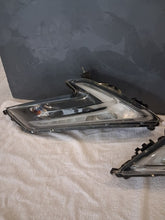 Laden Sie das Bild in den Galerie-Viewer, Frontscheinwerfer Nissan Juke F15 26120BV81A Ein Satz Scheinwerfer Headlight SCH8854354532vj