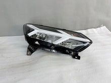 Laden Sie das Bild in den Galerie-Viewer, Frontscheinwerfer Dacia Sandero III 260107978R Rechts Scheinwerfer Headlight SCH8863558741hl