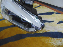 Laden Sie das Bild in den Galerie-Viewer, Frontscheinwerfer BMW X1 F48 7495004 Xenon Rechts Scheinwerfer Headlight SCH8867426043fg