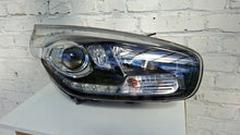 Load image into Gallery viewer, Frontscheinwerfer Kia Carens I 92102-A4 Rechts Scheinwerfer Headlight SCH8872705939gj