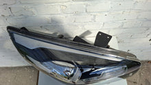 Load image into Gallery viewer, Frontscheinwerfer Kia Carens I 92102-A4 Rechts Scheinwerfer Headlight SCH8872705939gj
