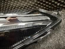 Laden Sie das Bild in den Galerie-Viewer, Frontscheinwerfer Toyota Corolla PSH461 Links Scheinwerfer Headlight SCH8879177975ix
