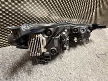 Laden Sie das Bild in den Galerie-Viewer, Frontscheinwerfer Toyota Corolla PSH461 Links Scheinwerfer Headlight SCH8879177975ix