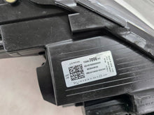 Laden Sie das Bild in den Galerie-Viewer, Frontscheinwerfer Opel Crossland X YQ00709680 Links Scheinwerfer Headlight SCH8885992491de
