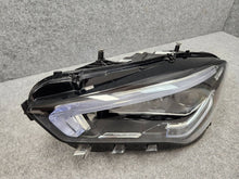 Laden Sie das Bild in den Galerie-Viewer, Frontscheinwerfer Mercedes-Benz Cla X118 A1189066901 Links Headlight SCH8886058384cv