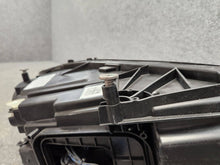 Laden Sie das Bild in den Galerie-Viewer, Frontscheinwerfer Mercedes-Benz Cla X118 A1189066901 Links Headlight SCH8886058384cv