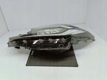 Laden Sie das Bild in den Galerie-Viewer, Frontscheinwerfer Toyota Aygo X 29318 Links Scheinwerfer Headlight SCH8891527404af