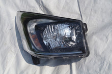 Laden Sie das Bild in den Galerie-Viewer, Frontscheinwerfer Opel Vivaro B 95527867 260101586 Rechts Scheinwerfer Headlight SCH8892923004mz