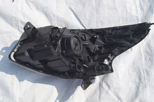 Laden Sie das Bild in den Galerie-Viewer, Frontscheinwerfer Opel Vivaro B 95527867 260101586 Rechts Scheinwerfer Headlight SCH8892923004mz