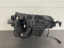 Laden Sie das Bild in den Galerie-Viewer, Frontscheinwerfer Skoda Karoq 57B941009 LED Links Scheinwerfer Headlight SCH8901082480tn