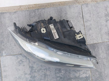 Laden Sie das Bild in den Galerie-Viewer, Frontscheinwerfer BMW E91 E90 7202584 Rechts Scheinwerfer Headlight SCH8901953423bg