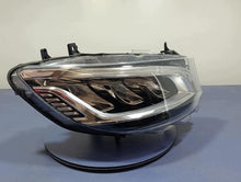 Laden Sie das Bild in den Galerie-Viewer, Frontscheinwerfer Mercedes-Benz Sprinter A9109069100 Rechts Headlight SCH8905654318rz