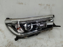 Laden Sie das Bild in den Galerie-Viewer, Frontscheinwerfer Toyota Hilux JUR230175 Rechts Scheinwerfer Headlight SCH8912966537iq