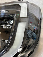 Laden Sie das Bild in den Galerie-Viewer, Frontscheinwerfer Renault Master I 260609073R Links Scheinwerfer Headlight SCH8917480663gz