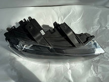 Laden Sie das Bild in den Galerie-Viewer, Frontscheinwerfer Audi Q3 8U0941004M Rechts Scheinwerfer Headlight SCH8924020171pw