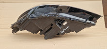 Laden Sie das Bild in den Galerie-Viewer, Frontscheinwerfer Opel Astra K 39195689 Rechts Scheinwerfer Headlight SCH8932901795iw