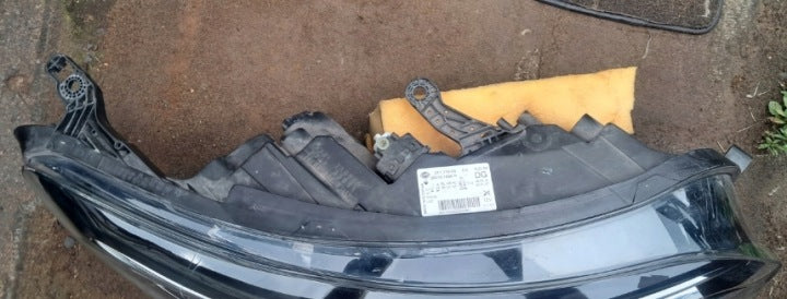 Frontscheinwerfer Renault Kadjar 260101096R Rechts Scheinwerfer Headlight SCH8936245555vr