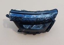 Laden Sie das Bild in den Galerie-Viewer, Frontscheinwerfer Skoda Kamiq 658941015 Full LED Links Scheinwerfer Headlight SCH8941883719qy