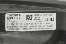 Laden Sie das Bild in den Galerie-Viewer, Frontscheinwerfer Volvo V40 32228480 LED Rechts Scheinwerfer Headlight SCH8942409649ql