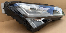 Laden Sie das Bild in den Galerie-Viewer, Frontscheinwerfer Skoda Superb III 3V1941016D LED Rechts Scheinwerfer Headlight SCH8951867085lm