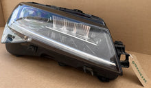 Laden Sie das Bild in den Galerie-Viewer, Frontscheinwerfer Skoda Superb III 3V1941016D LED Rechts Scheinwerfer Headlight SCH8951867085lm