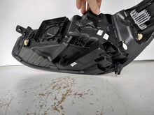 Laden Sie das Bild in den Galerie-Viewer, Frontscheinwerfer Ford Focus NX7B-13E014-CD Rechts Scheinwerfer Headlight SCH8978767948cc
