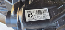 Laden Sie das Bild in den Galerie-Viewer, Frontscheinwerfer Toyota Yaris 81150-0D330 Links Scheinwerfer Headlight SCH8981019341zk