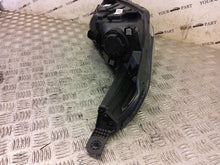 Laden Sie das Bild in den Galerie-Viewer, Frontscheinwerfer Kia III Pro 92101J7110 Links Scheinwerfer Headlight SCH8991135070qd