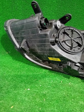 Laden Sie das Bild in den Galerie-Viewer, Frontscheinwerfer Hyundai I30 92102A6060 Rechts Scheinwerfer Headlight SCH8992507341lt