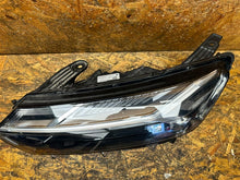 Laden Sie das Bild in den Galerie-Viewer, Frontscheinwerfer Dacia Sandero III 260607161R Full LED Links Headlight SCH8997911859gk