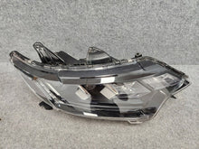 Laden Sie das Bild in den Galerie-Viewer, Frontscheinwerfer Mitsubishi Outlander III 8301D332SCZ LED Rechts Headlight SCH8998243702qh