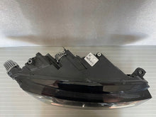 Laden Sie das Bild in den Galerie-Viewer, Frontscheinwerfer Skoda Octavia IV 5E4941016A LED Rechts Scheinwerfer Headlight SCH9001236303qo