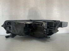 Laden Sie das Bild in den Galerie-Viewer, Frontscheinwerfer Skoda Octavia IV 5E4941016A LED Rechts Scheinwerfer Headlight SCH9001236303qo