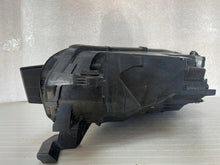 Laden Sie das Bild in den Galerie-Viewer, Frontscheinwerfer Skoda Octavia IV 5E4941016A LED Rechts Scheinwerfer Headlight SCH9001236303qo