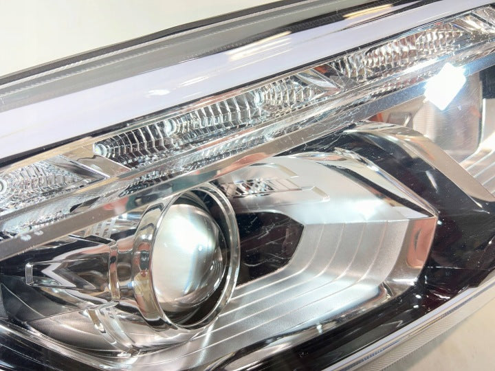 Frontscheinwerfer Ssangyong Rexton W 8310236031 Rechts Scheinwerfer Headlight SCH9006669003cx