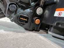 Laden Sie das Bild in den Galerie-Viewer, Frontscheinwerfer Ssangyong Rexton W 8310236031 Rechts Scheinwerfer Headlight SCH9006669003cx