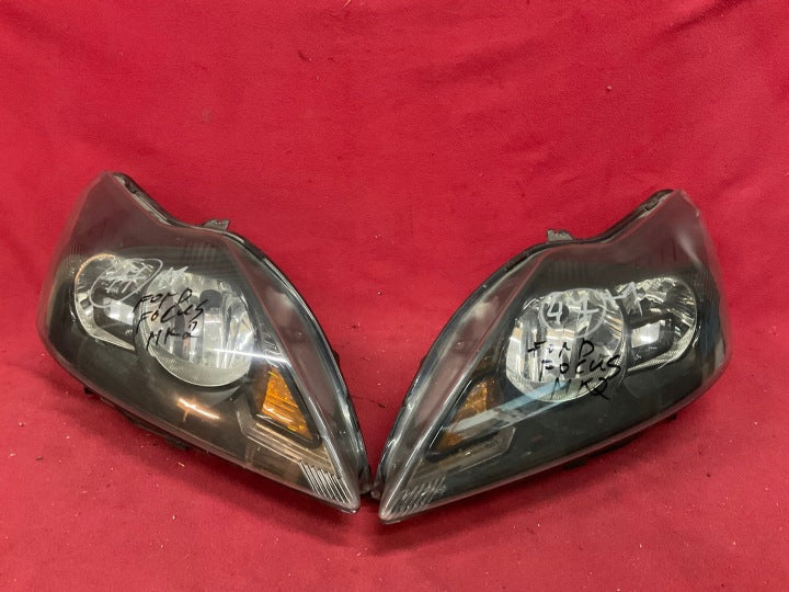 Frontscheinwerfer Ford Focus II 8M51-13W030-CE Ein Satz Scheinwerfer Headlight SCH9007579951zy
